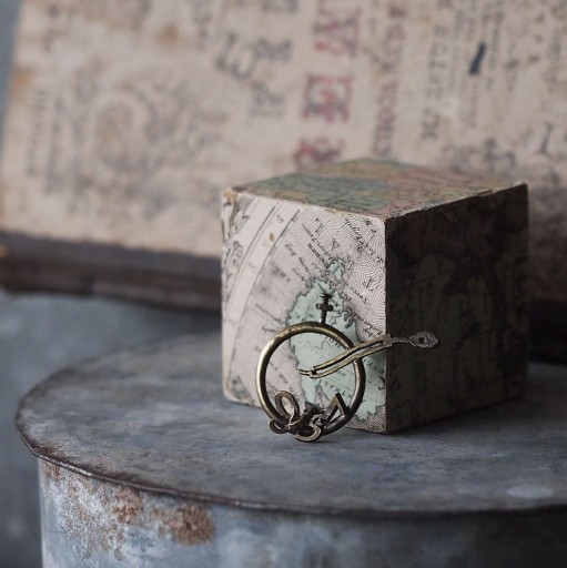 14「落ちた時間」ピンブローチ - DaQuise