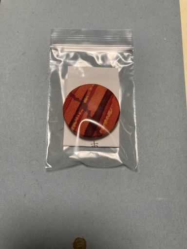 オレンジの縞ブローチ - 鈴木マキコの本棚