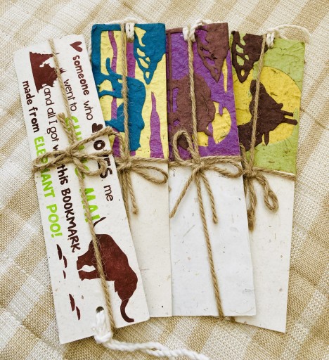 ゾウのウンチからできたエコ栞 - BOOKS をちこち