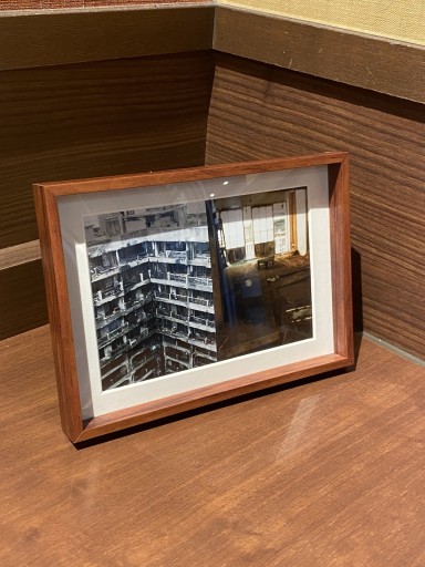 軍艦島−09「廃墟 住宅棟と室内」（2L判フォトフレーム付き） - こころば書房