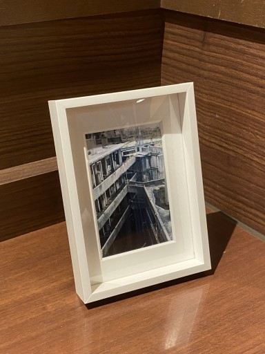 軍艦島−05 「日本初鉄筋RC集合住宅の廃墟」（L判フォトフレーム付き） - こころば書房