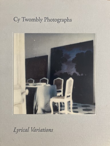 サイ・トゥオンブリーの写真 ー変奏のリリシズムー - 月と星と鳥と血と