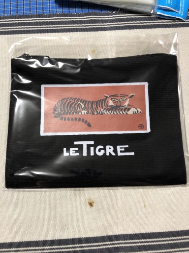 ポーチ 虎 - 岸リューリSOLIDA書店