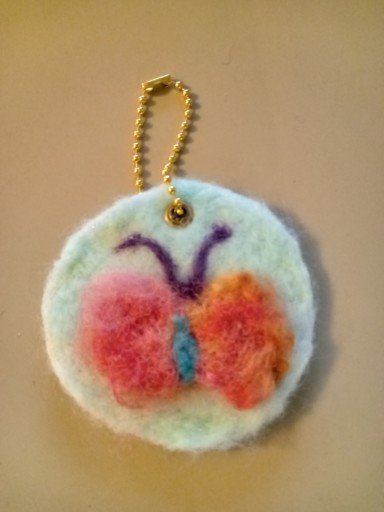 羊毛刺繍チャーム ちょうちょ - MARIO_FACTORY