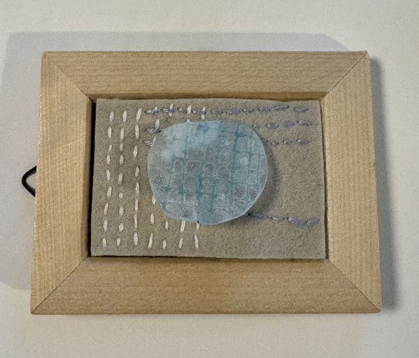 チェック青(絵になるブローチ) - ポ工房の本棚