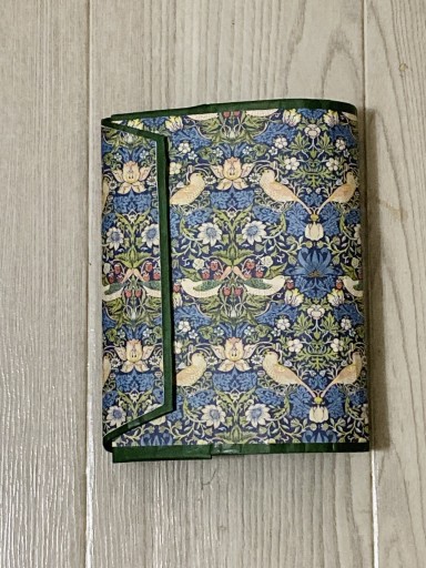 ダンボールブックカバー(ブルー) - あかぷりん