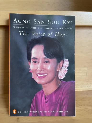 Aung San Suu Kyi  The Voice of Hope - ランティエ書房