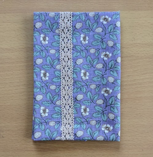 文庫本ブックカバー B.紫野苺柄 - 夕暮れブックス