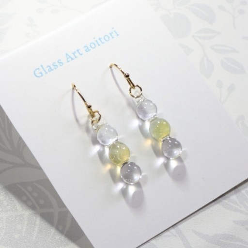 滴 〜時の色〜 パールイエロー サージカルピアス（金） - 青い鳥の物語