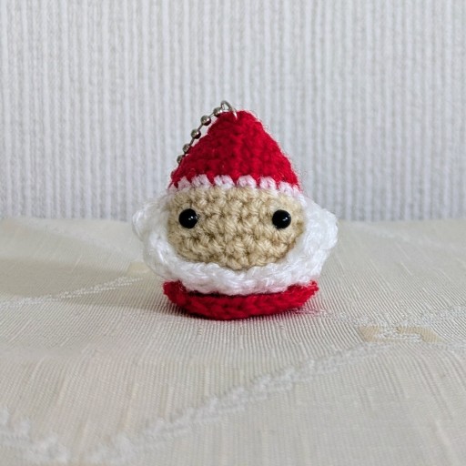サンタさんの顔チャーム - あみほん屋