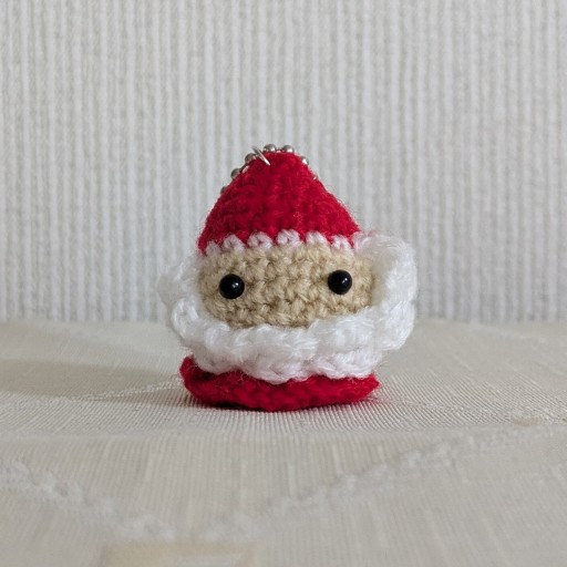 サンタさんの顔チャーム - あみほん屋