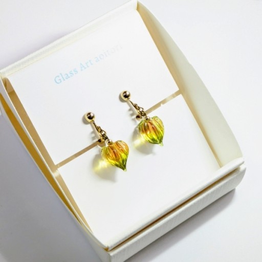 光の蕾 秋色 イヤリング（金色） - 青い鳥の物語